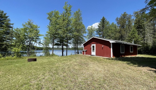Family cabin on private lake to enjoy fishing, hiking, nature and much more!