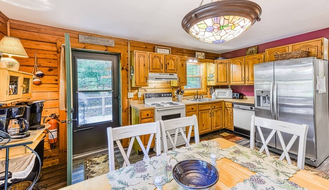 Family Cabin w/Game Room, WiFi & Community Beach/Lake Access