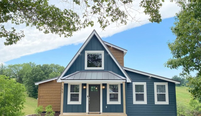 Family Cabin with Pond near Branson