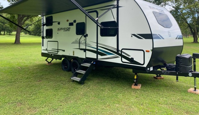 Family Camper & Lake Ready