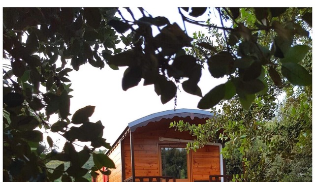 Family caravan in the heart of the Cathar castles