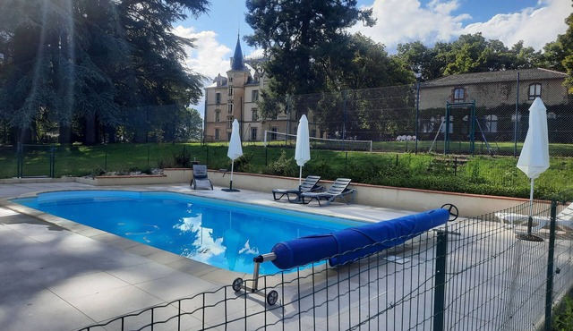 Family castle in a 5 hectares park between Lyon and St Etienne