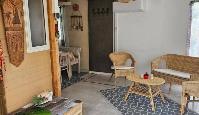 Family chalet in campsite with swimming pool