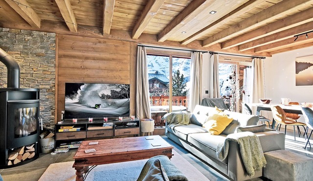 Family chalet in Les Menuires, sauna, parking, close to ski slopes