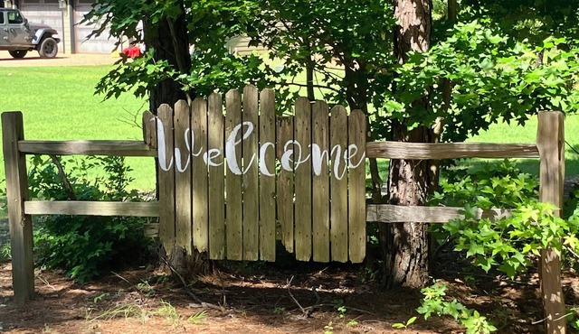 Family/Church Small Group Cabin Retreat & Country Resort - 5 Cabins/3 Rooms