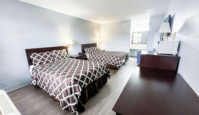 Family Comfort: 2 Rooms Close to Nearby Parks