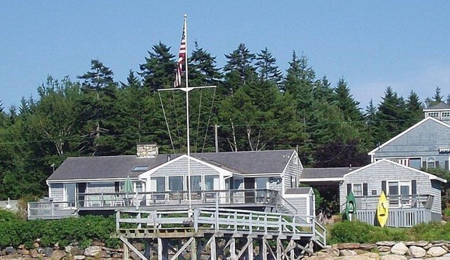 Family Compound on Ocean with Pool and Hot Tub!