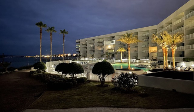Family condo with gorgeous bay view, huge pool and grounds