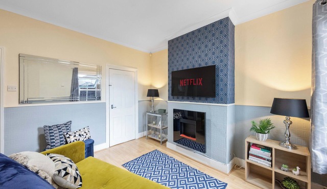 Family & Contractor Friendly 2-Bed House w/Garden Near Ebbsfleet. & Bluewater