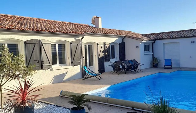 Family cottage with heated pool in Bretignolles-sur-Mer