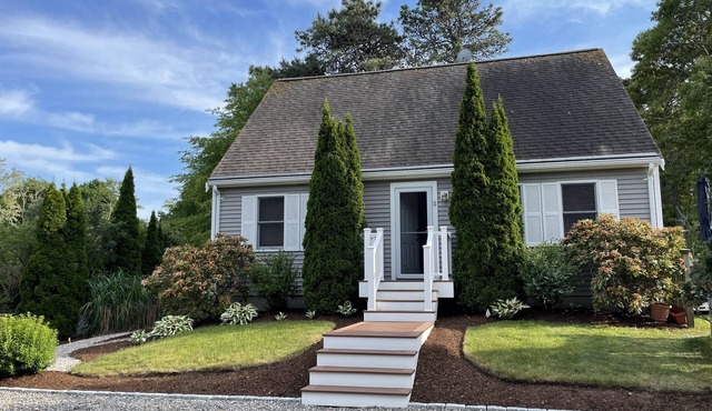 Family Cottage Close to Beach!
