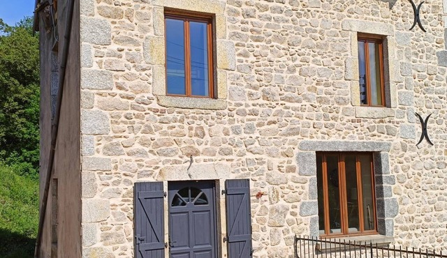 Family cottage in La Chabanne with outdoor activities