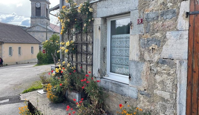 Family cottage in the Jura countryside