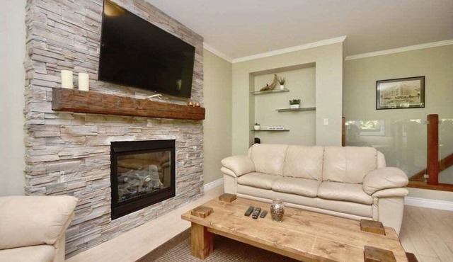 Family Cottage in the middle of the forest just 10 min walk to the beach!