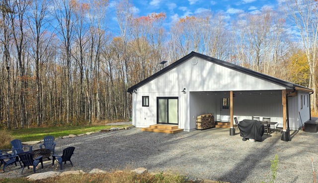 Family Cottage near Burk’s Falls | Starlink WiFi Games Room Fire Pit