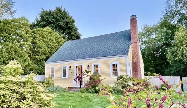 Family Cottage Near Beach & Downtown Newburyport