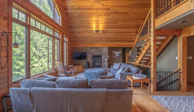 Family cottage private beach, volleyball, fire pit