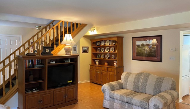 Family cottage with beach on spring-fed lake, close to plenty of attractions