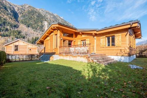 Family Cottage With Balcony In Chamonix