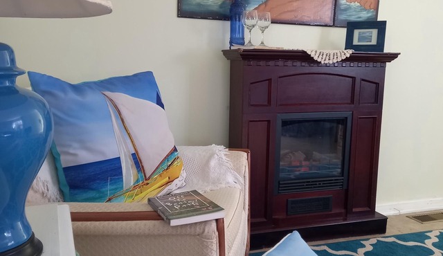 Family Cottage with Fire Pit Near Beach