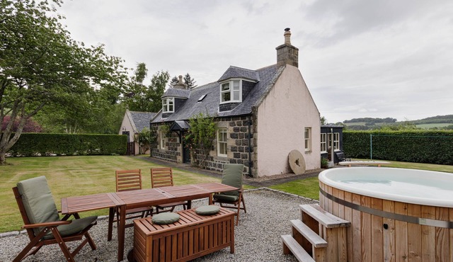 Family Cottage with Hot Tub on Mayen Estate, Banffshire