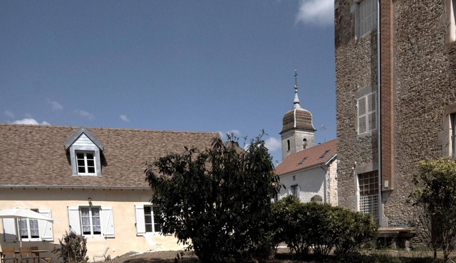 Family cottage with terrace and parking, pets allowed