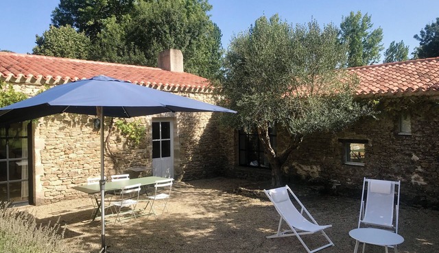 Family country house with swimming pool