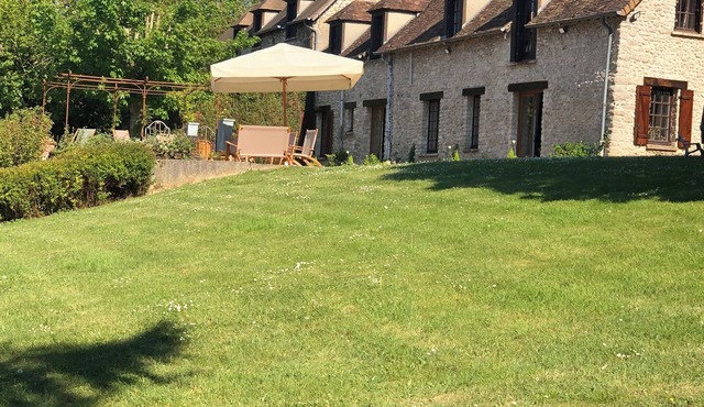 Family country house 1 hour from Paris