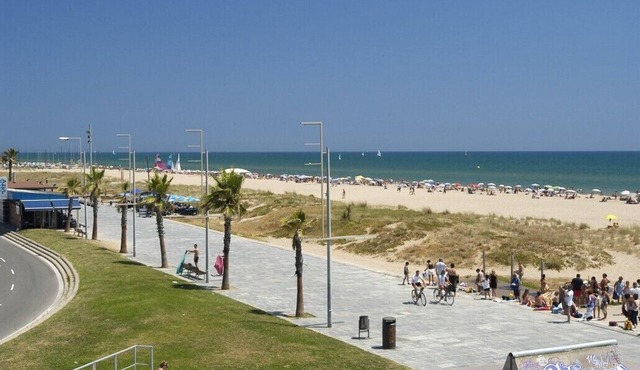FAMILY DELUXE APARTMENT BEACH