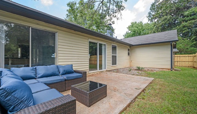 Family & Dog Friendly 4BD/2.5BA in Stone Mountain