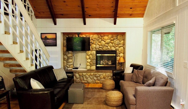 Family & Dog Friendly 2 Bedroom Plus Loft Beach Cabin