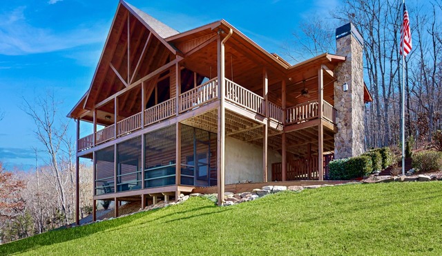 Family & Dog Friendly Cozy Cabin with hot tub & pool table