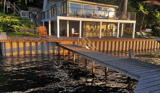Family/Dog Friendly cottage on Seneca Lake @ Long Point Beach with awesome views