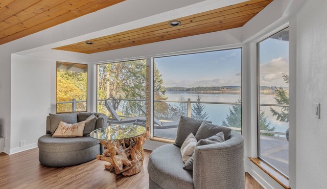 Family, dog friendly, waterfront beach house by RedAwning