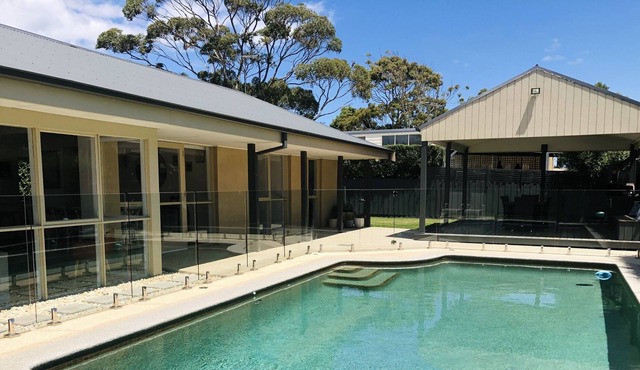 Family Entertainer with pool. Pet friendly upon application