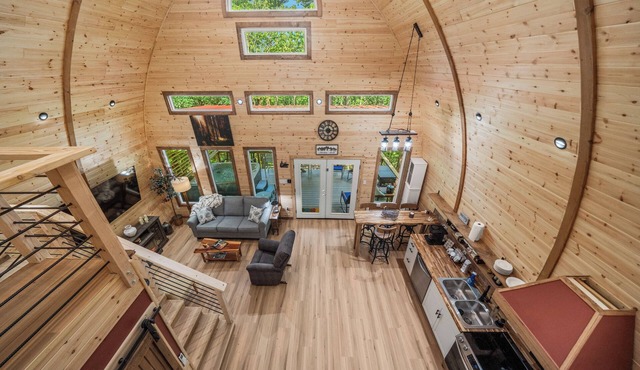 Family Escape in the Forest – Hot Tub, Fire Pit, Loft for Kids & Peaceful Views