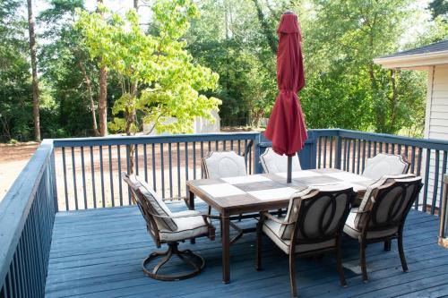 Family Escape Deck Seating + Comfy Lounge