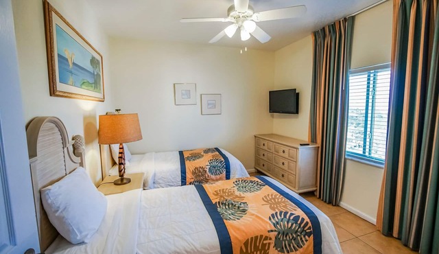 Family Escape | Oceanfront Condo + Pool Access
