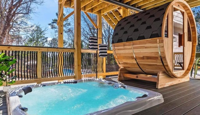 Family Escape Pool, Hot Tub, Sauna, Speakeasy Near Truist