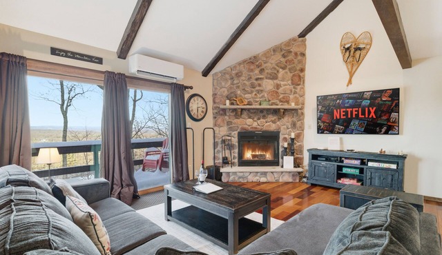 Family Escape | Walk to Camelback Slopes | Pool