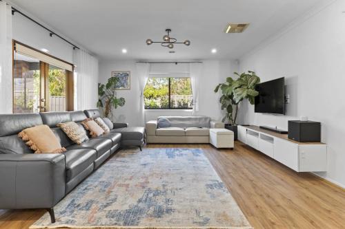 Family Escape with Private Courtyard