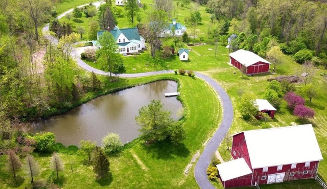 Family Farm Retreat: 2 Homes + Private Pond, Minutes to Rocky Fork Lake