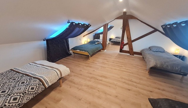 Family Farmhouse Retreat with 12 Cow Breeds and Close to Scenic Spots