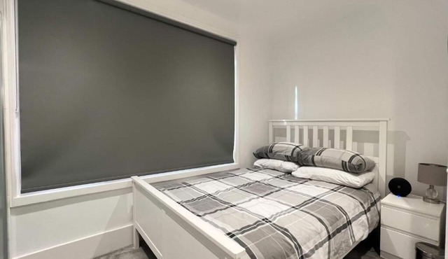 Family Friendly Apt - Sleeps 6 - Station Close