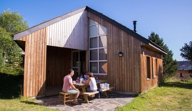 Family chalet for 6 people in a pine forest at Les Bouviers in Lozère.