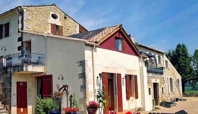 Family House with Large Heated Infinity Pool and Spectacular Views