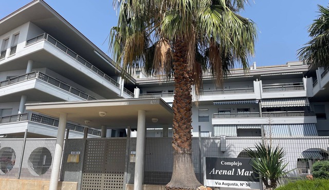 Family-friendly, quiet apartment with pool, air conditioning, 100 m to the sea!