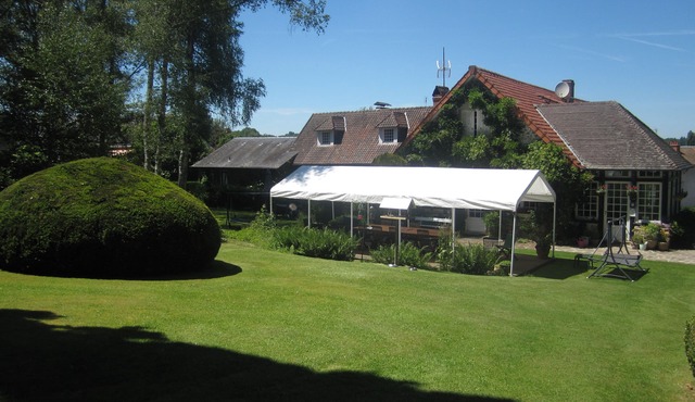 Family friendly guest house with a swimming pool, breakfast optional