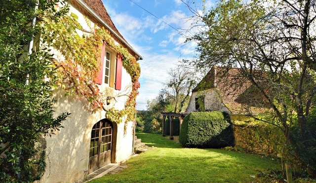 Family‑Friendly Rustic French Countryside Holiday Maison with Panoramic Views