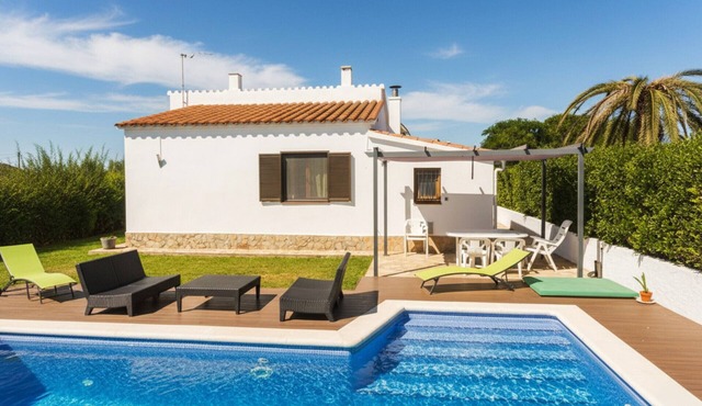 Family-friendly holiday home near the beach in Sant Pere Pescador